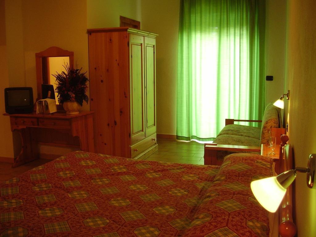 Hotel La Fattoria Camigliatello Silano Room photo